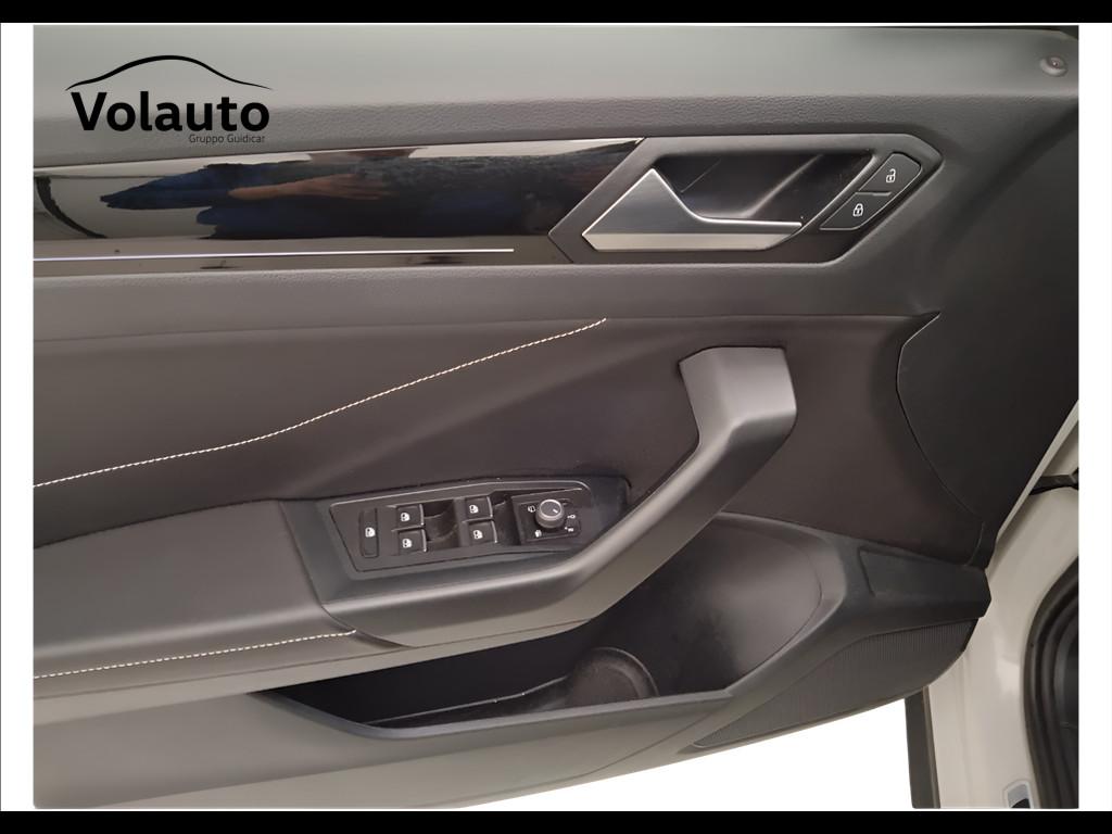 VOLKSWAGEN T-Roc I 2022 - T-Roc 1.0 tsi R-Line 110cv