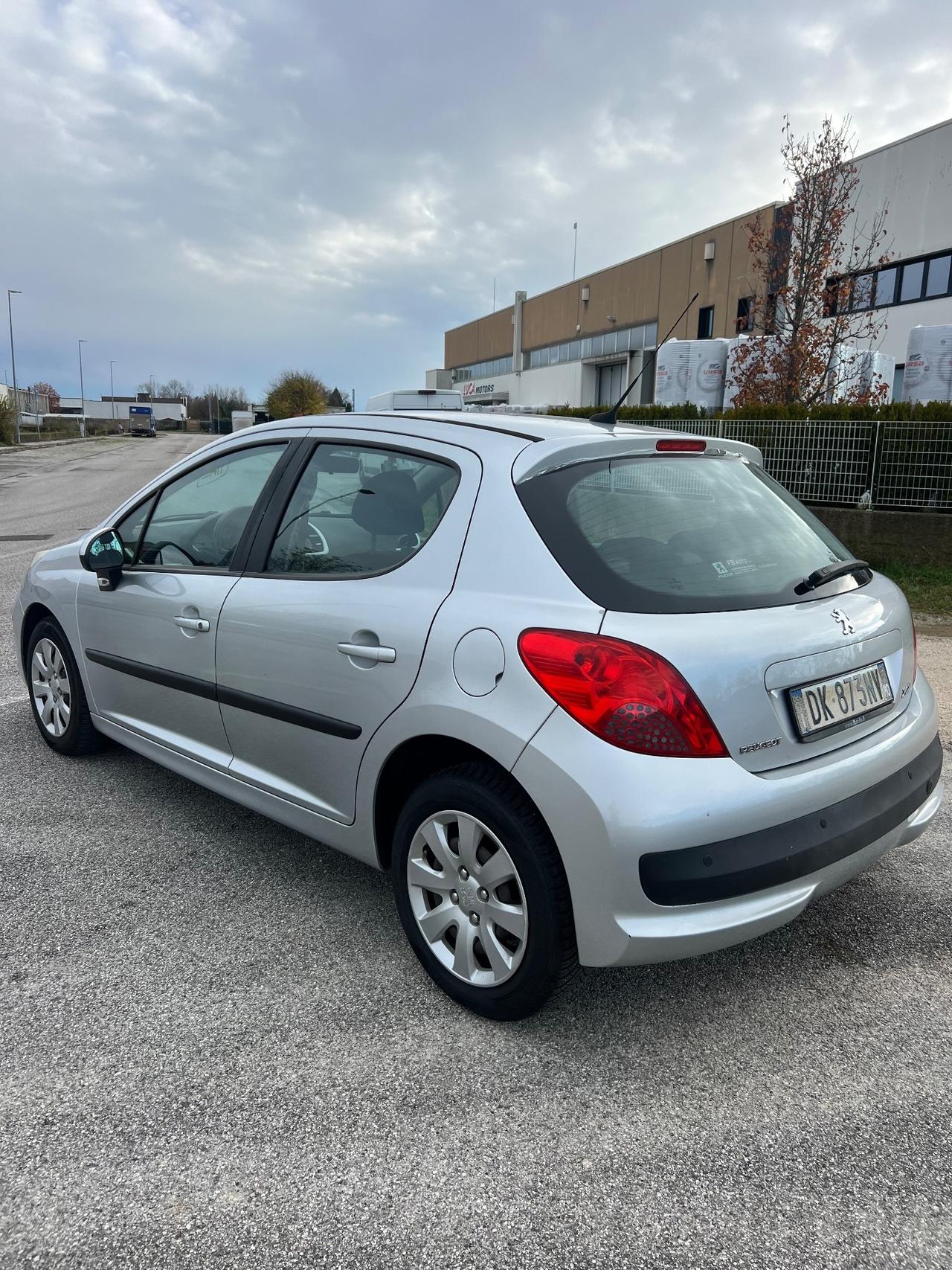 Peugeot 207 1.4 8V 75CV 5p. Energie