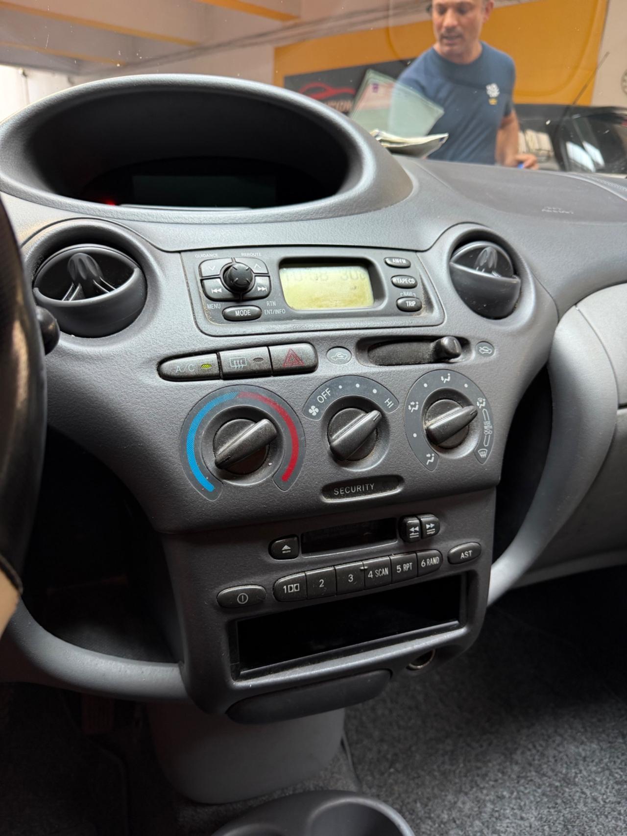 Toyota Yaris 1.3i 16V Neopatentati Euro 3