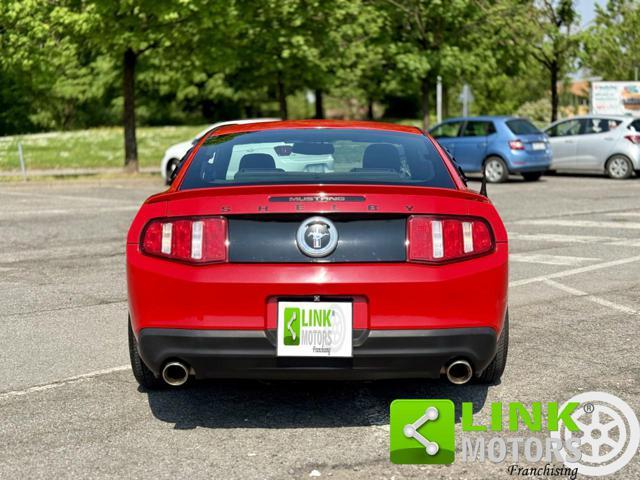 FORD Mustang COUPE