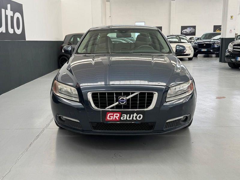 Volvo V70 V70 2.4 d5 Summum 185cv