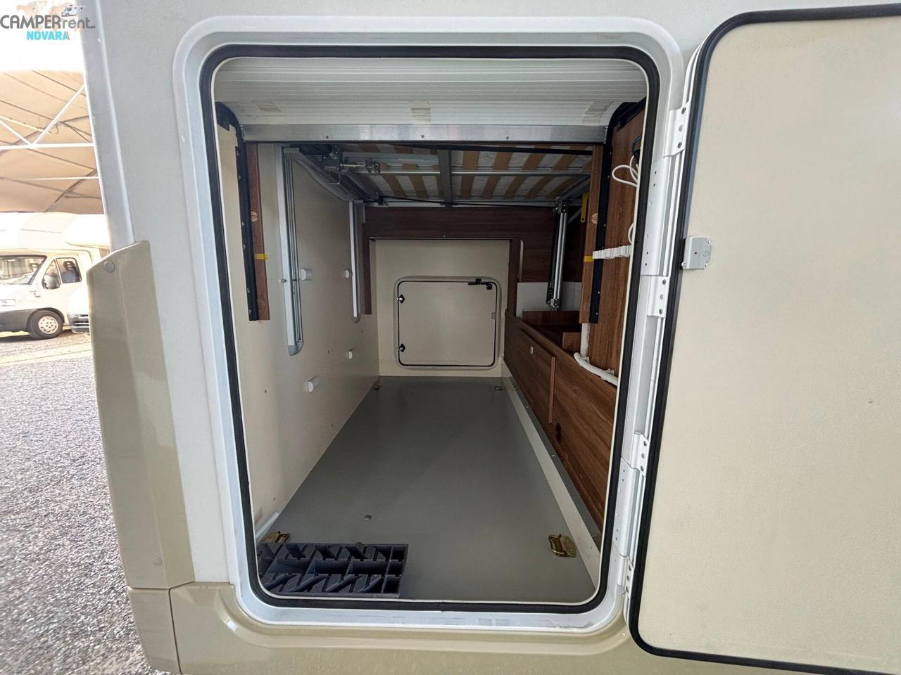 CI MAGIS 65 XT - Semintegrale con letto nautico ad altezza variabile ed ampio garage