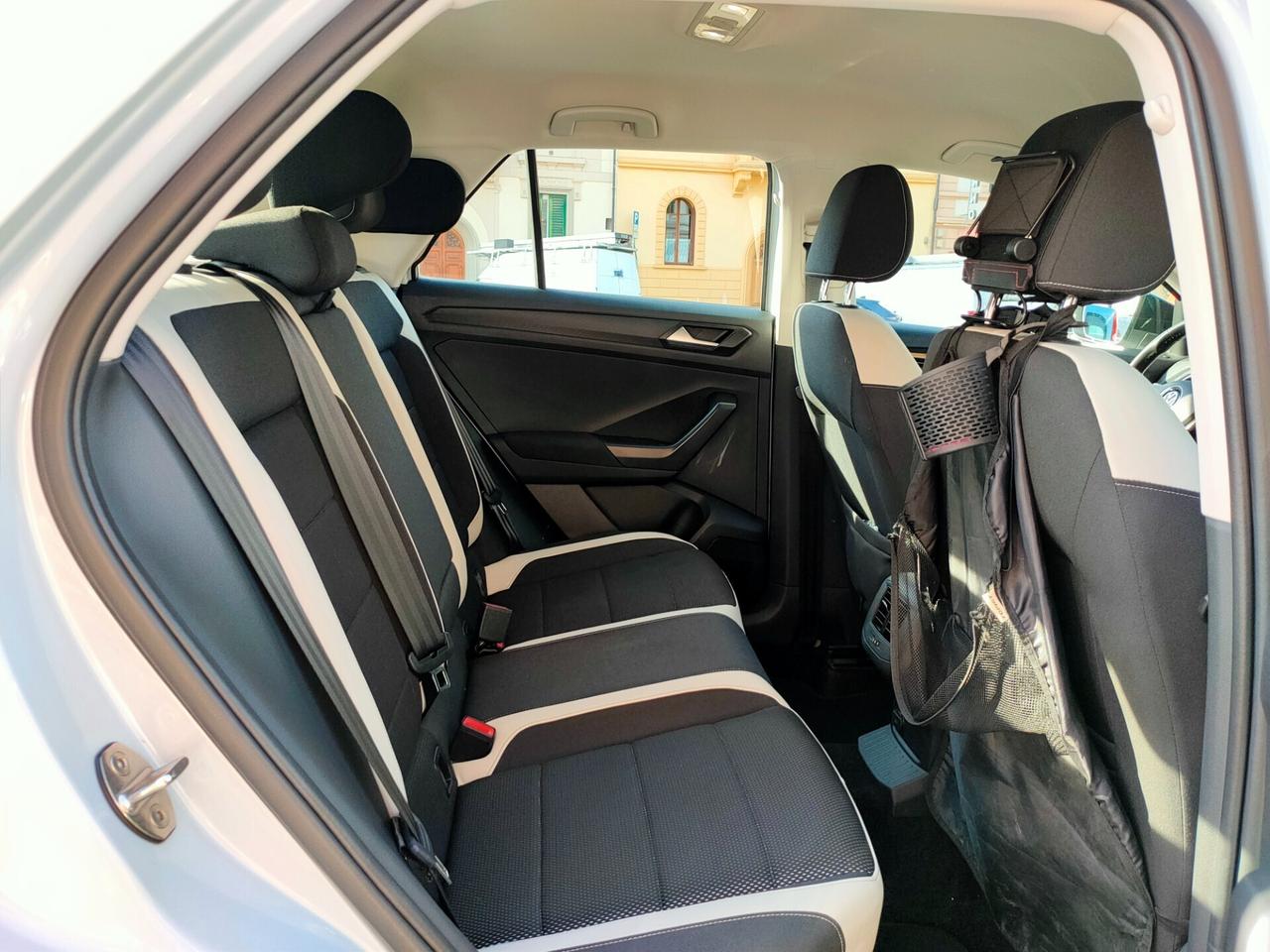 Volkswagen T-Roc 1.5 TSI ACT Advanced + Body kit R