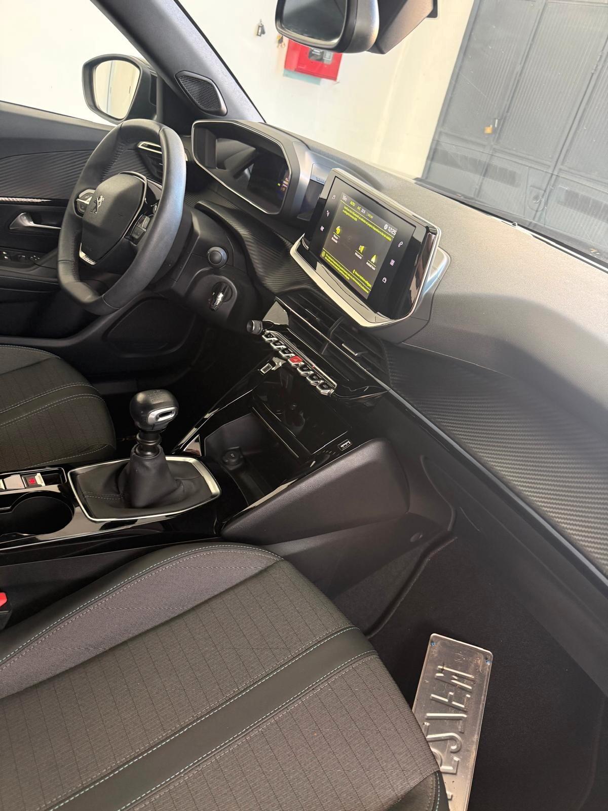 Peugeot 2008 PureTech 100 S&S Allure Pack