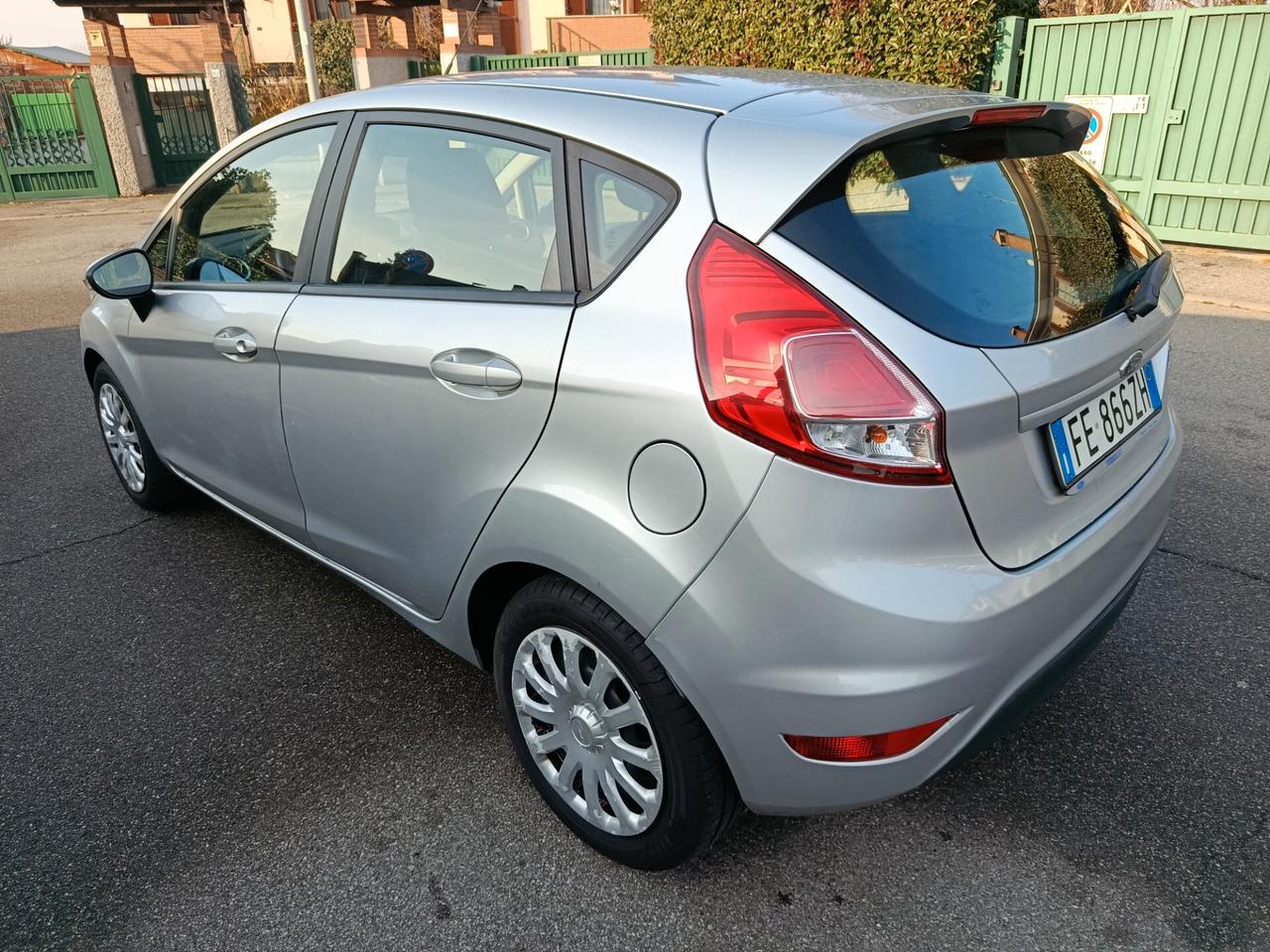 Ford Fiesta 1.5 TDCi 75CV 5 porte Business DOPPIO TRENO PNEUMATICI CON CERCHI