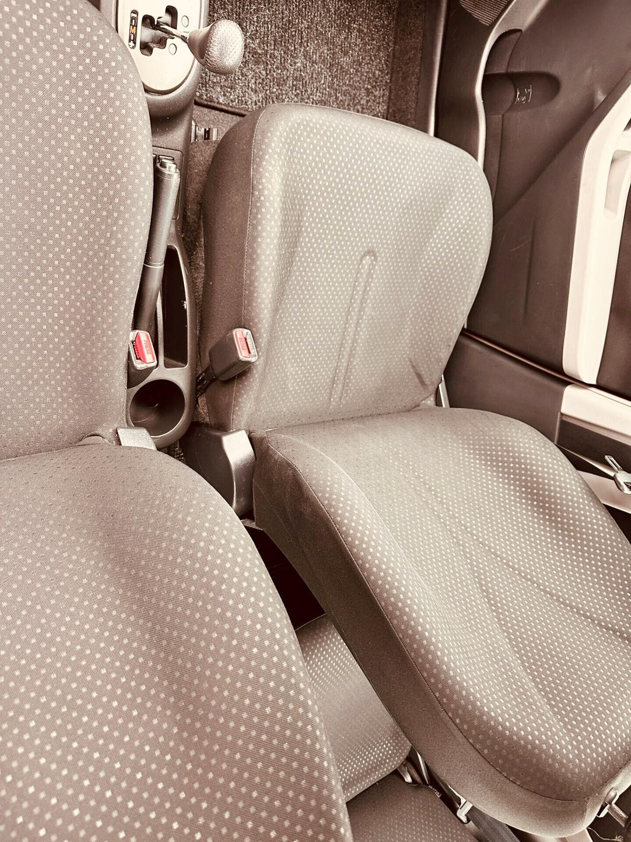 Toyota Yaris 1.4 D-4D CAMBIO AUTOMATICO DPF 5 porte Sol
