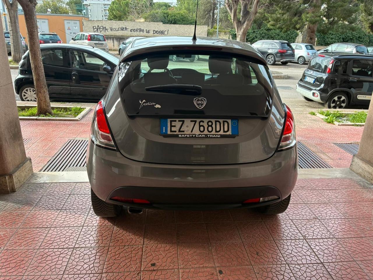 Lancia Ypsilon 1.2 benzina 5p garantita-15