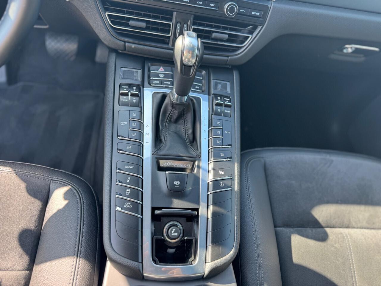 Porsche Macan 2.0 pari al nuovo