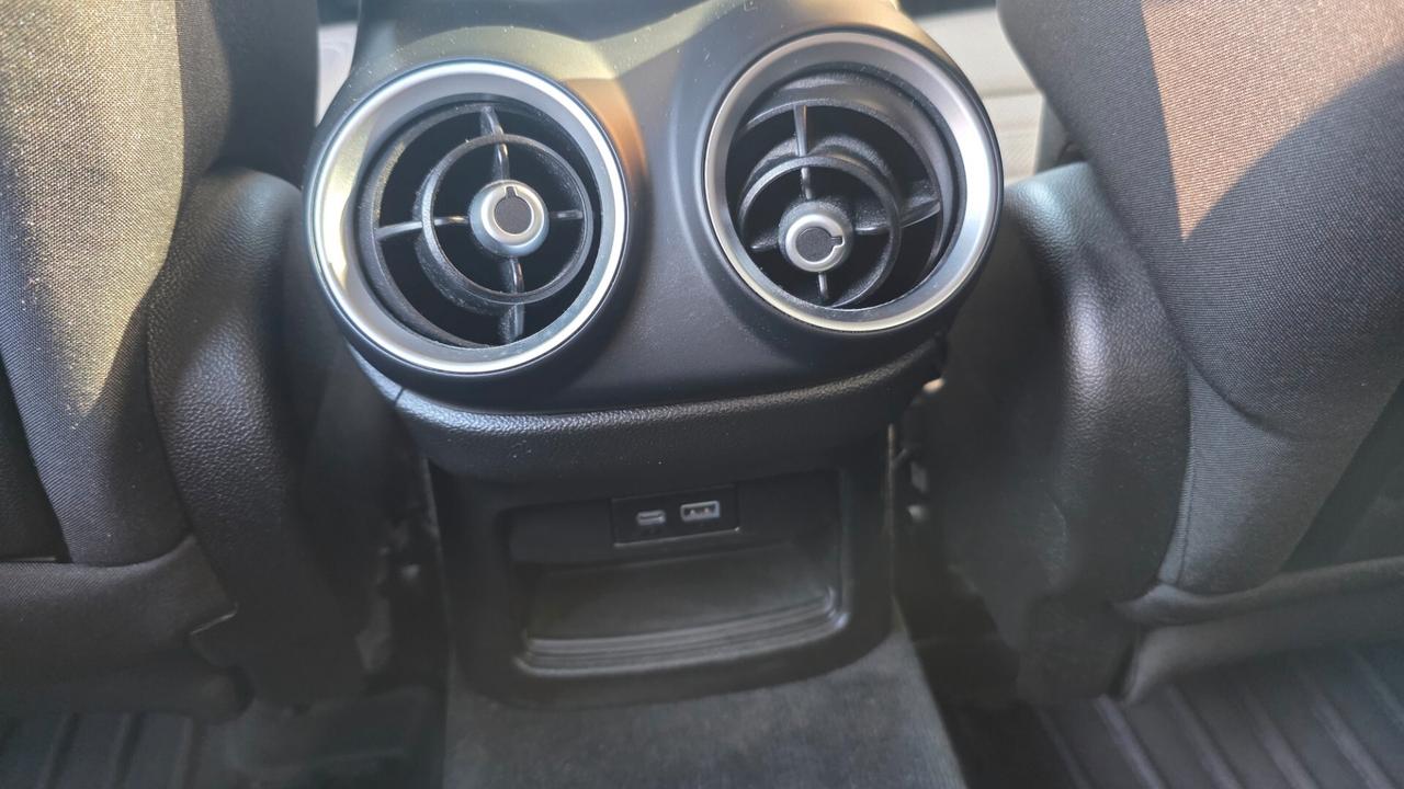 Alfa Romeo Stelvio 2.2 Turbodiesel 160 CV AT8 RWD Business