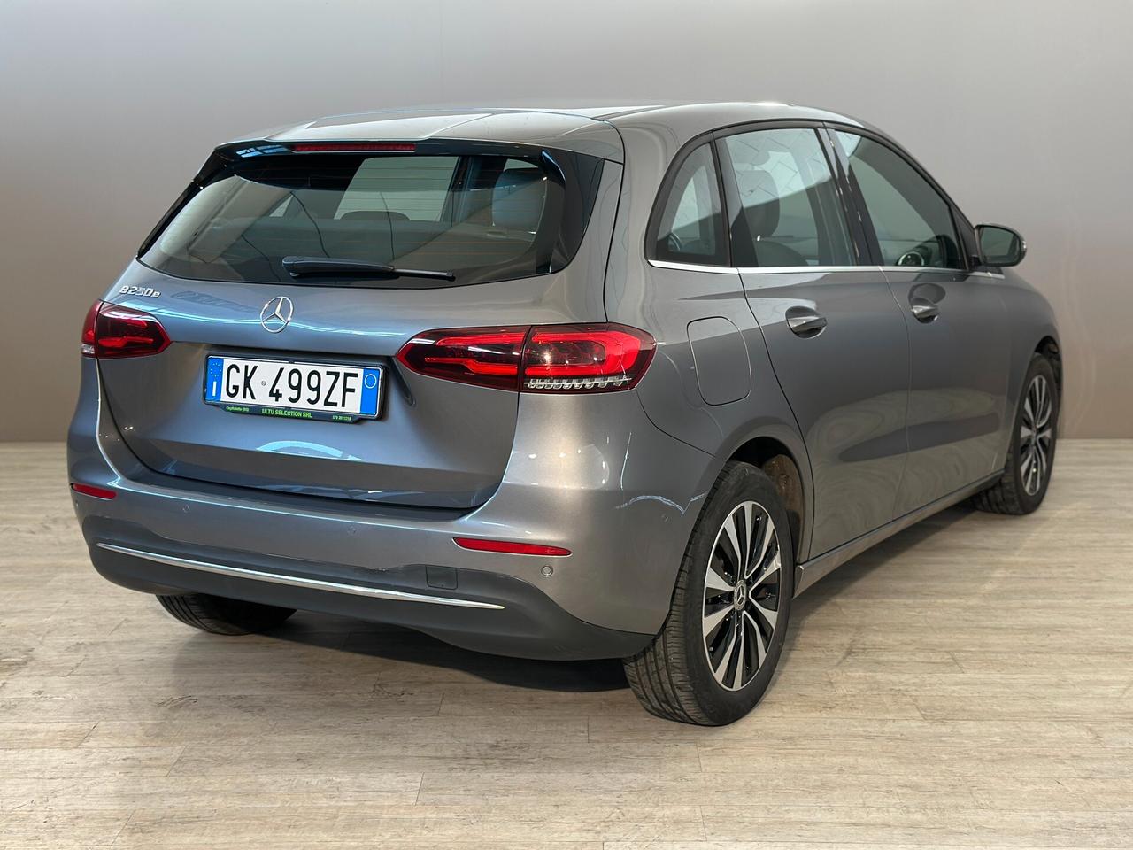 Mercedes-Benz B 250 e PHEV Business Extra auto