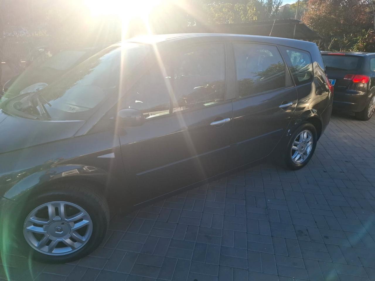 Renault Scenic Grand Scénic 1.5 dCi/105CV PSP 7 POSTI