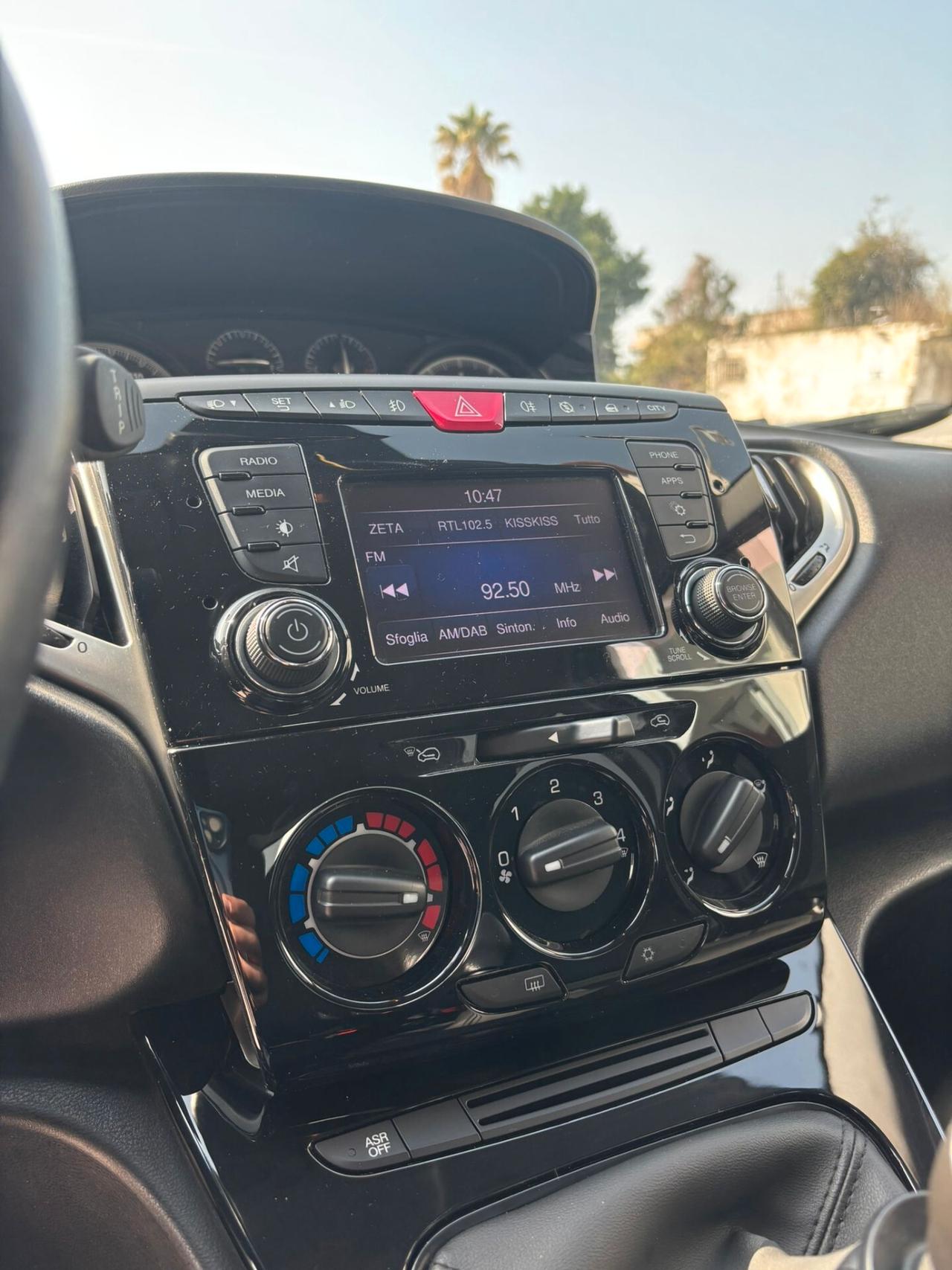 Lancia Ypsilon 1.2 69 CV 5 porte S&S Gold