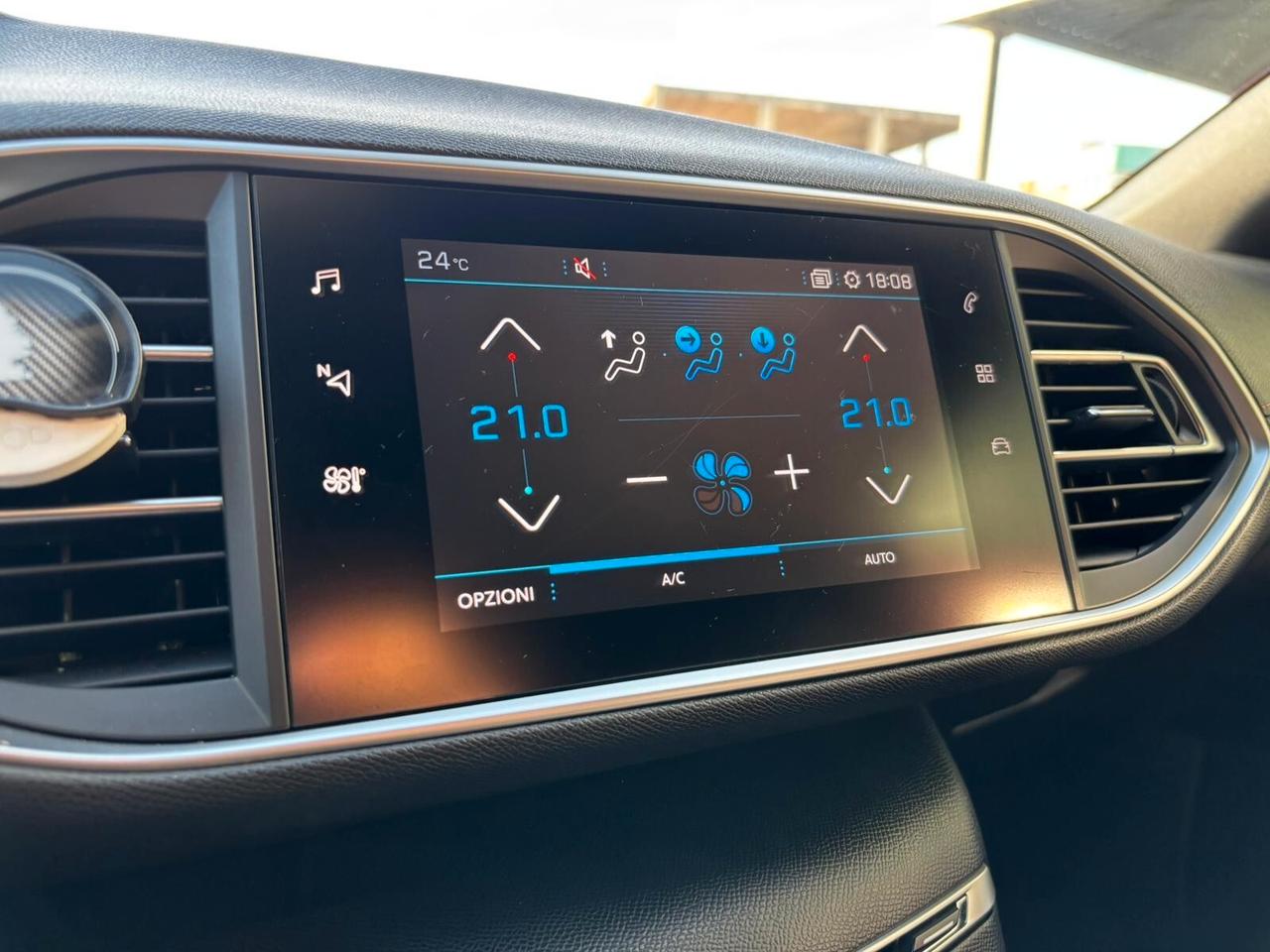 Peugeot 308 GT Line 130 CV