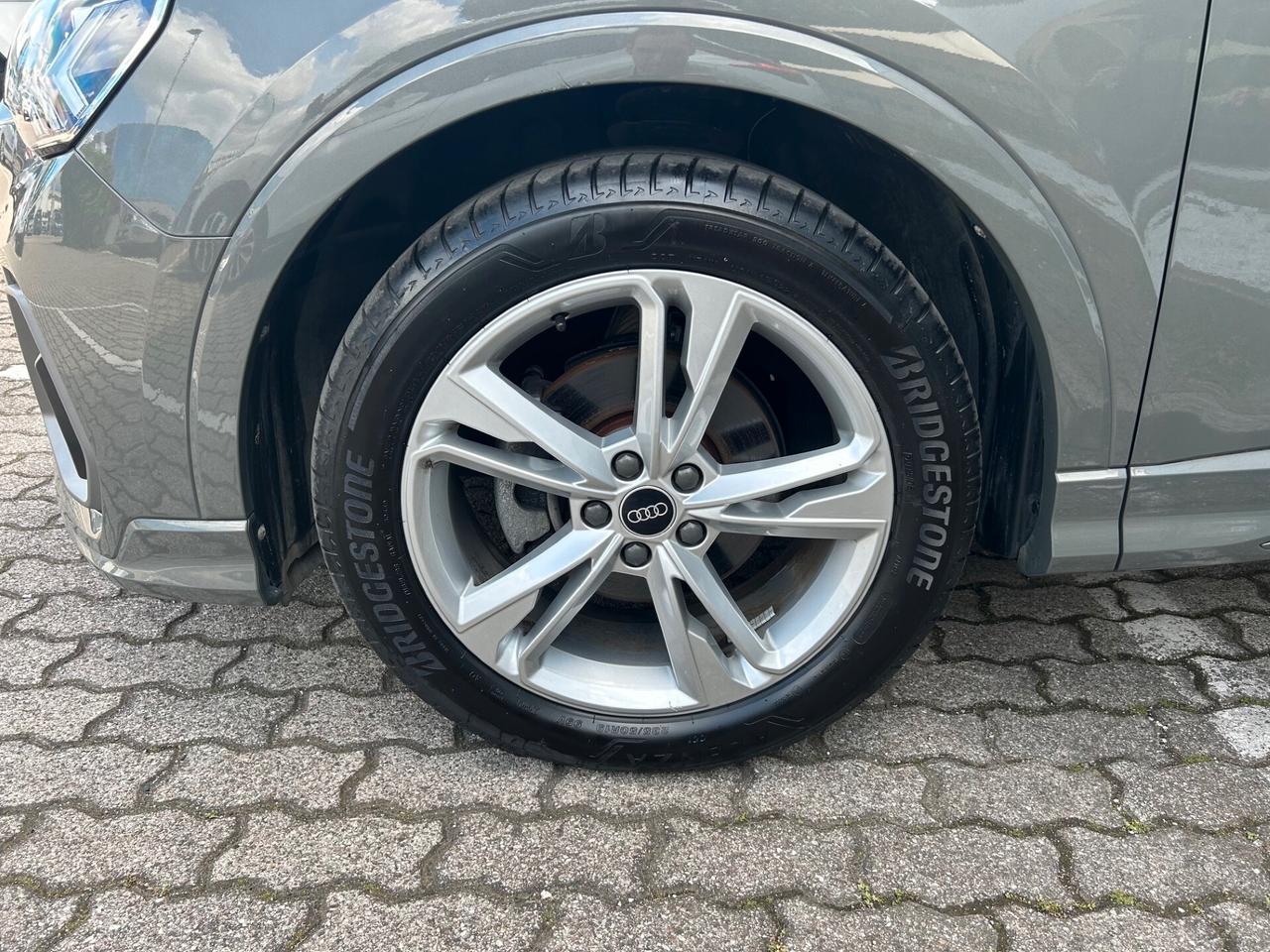 Audi Q3 35 1.5 tfsi mhev S line edition s-tronic