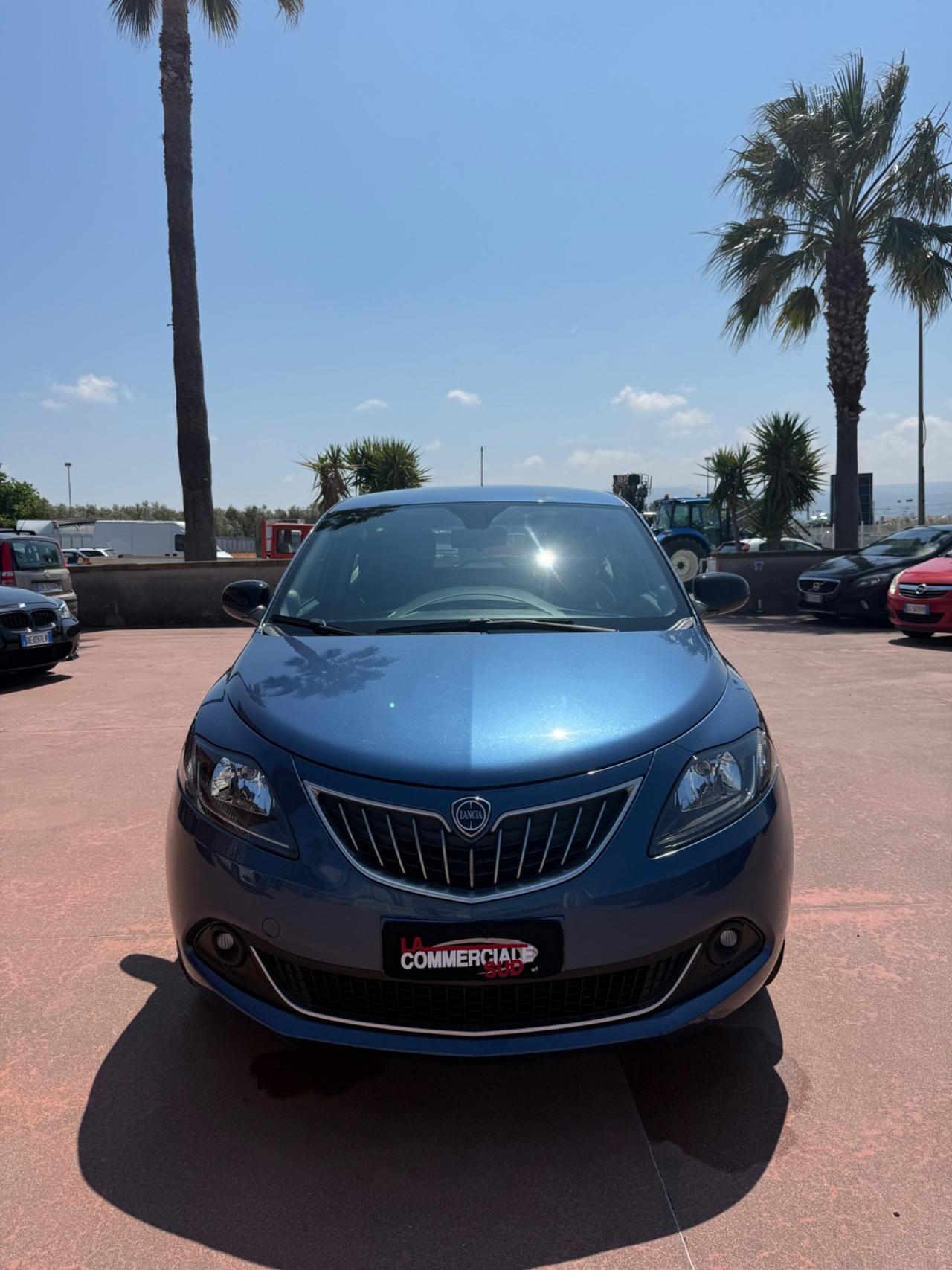 Lancia Ypsilon 1.0 Hybrid 69cv