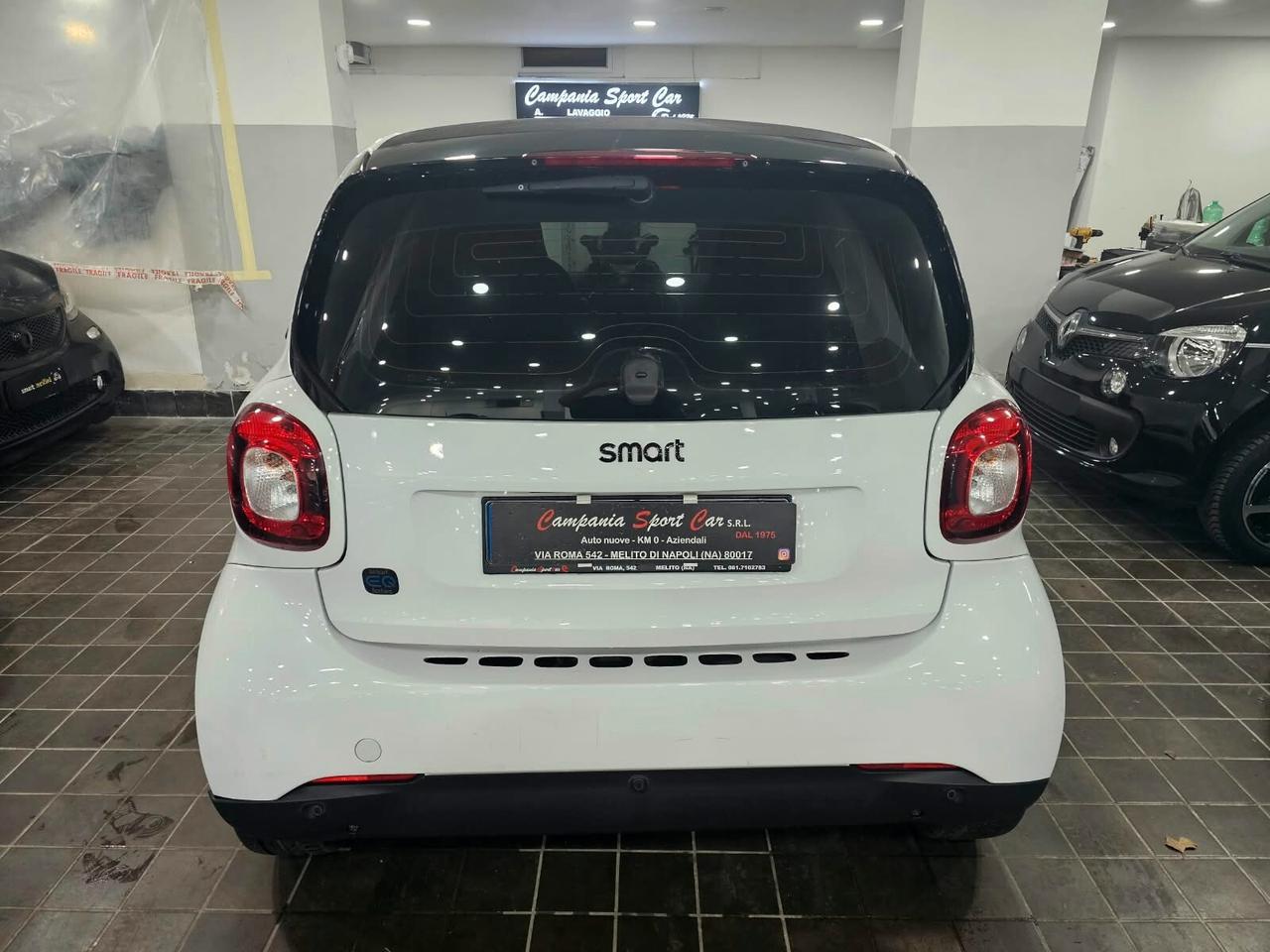 NUOVA SMART FORTWO EQ PRIME TOTAL WHITE IDENTITY BLACK EDITION 56CV TOTALMENTE ELETTRICA