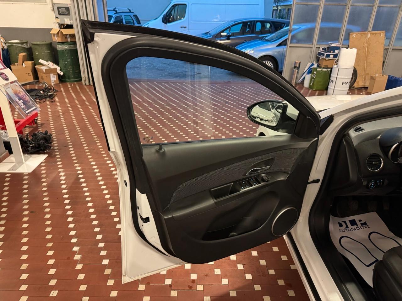 Chevrolet Cruze 1.6 5 porte LT - UNICO PROPRIETARIO