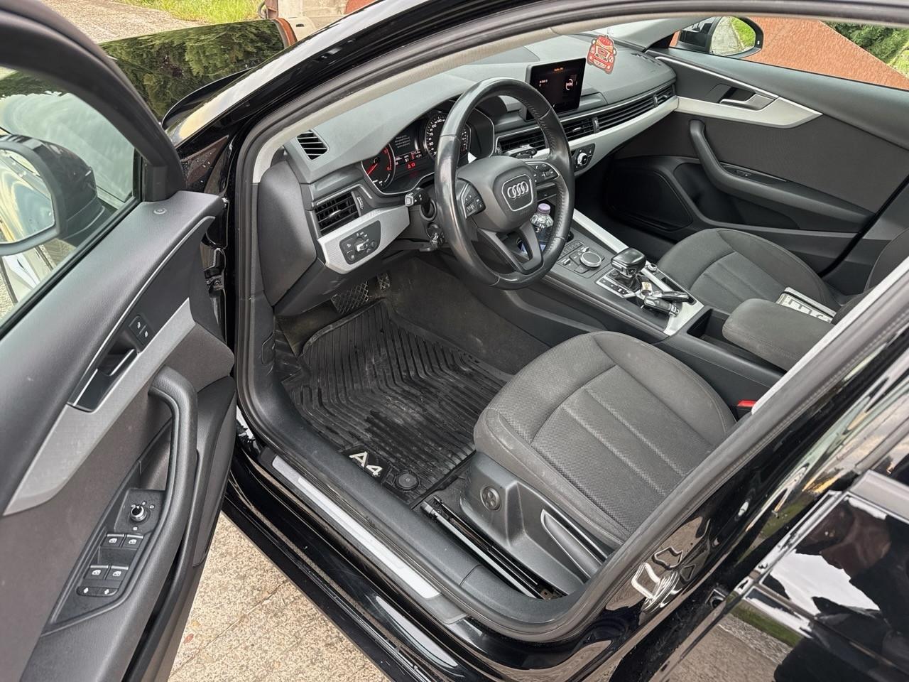 Audi A4 Avant 40 TDI quattro S tronic Business Advanced