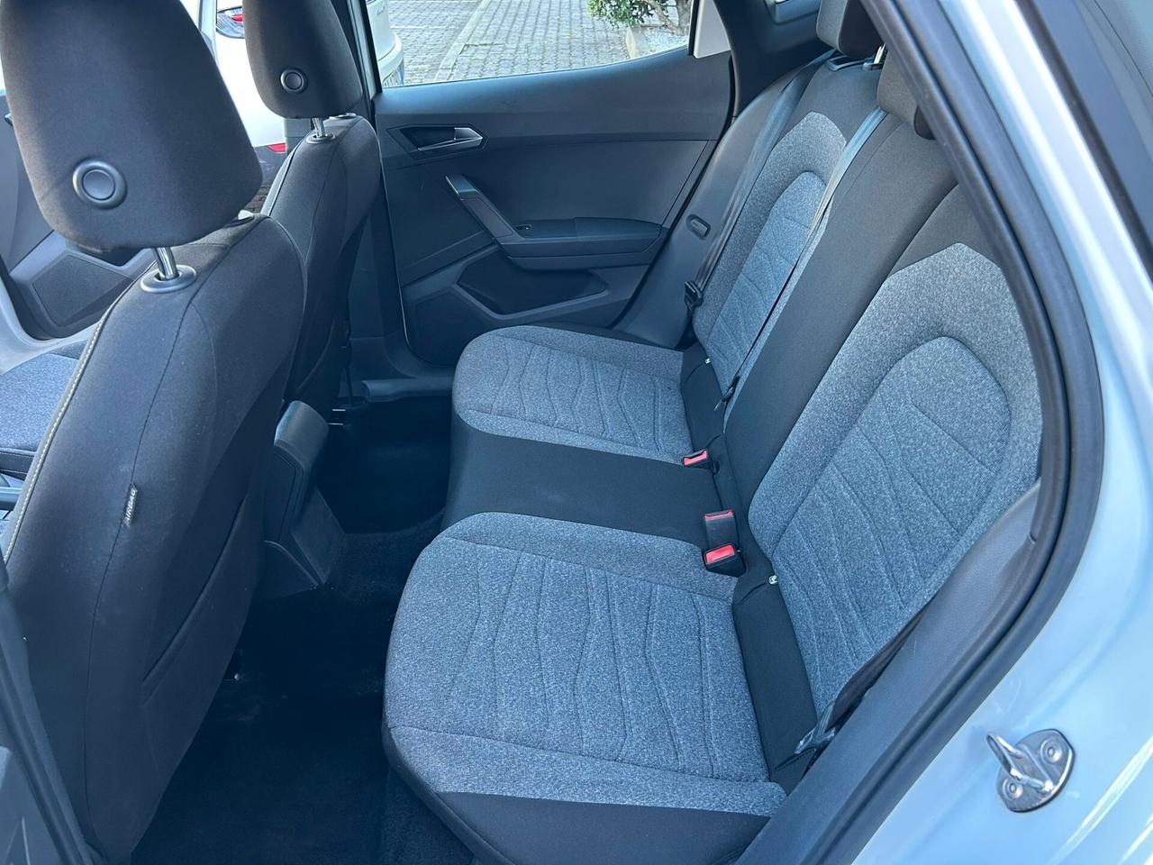 SEAT Arona 1.0 ecotsi 110cv dsg FARO DX GUASTO