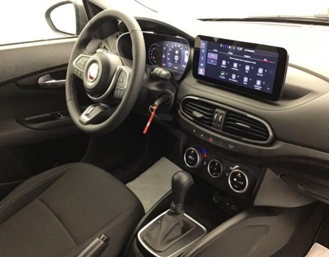 FIAT Tipo 1.5 Hybrid DCT 5 porte Cross