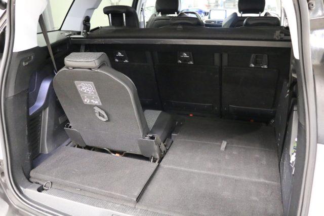 PEUGEOT 5008 BlueHDi 120 Allure 7 POSTI DISTRIBUZIONE ESEGUITA