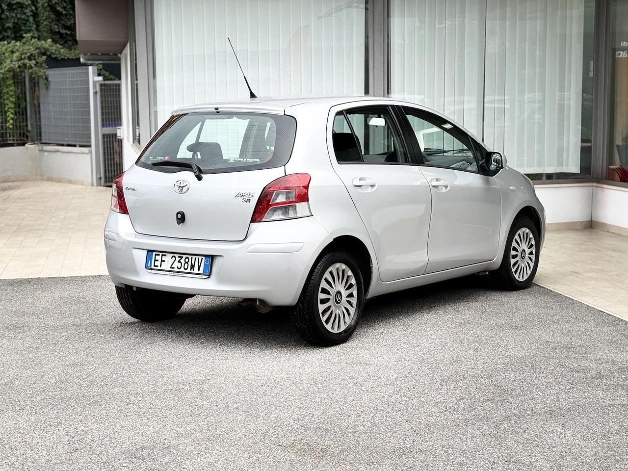 Toyota Yaris 1.0 Benzina 69 CV E5 - 2010