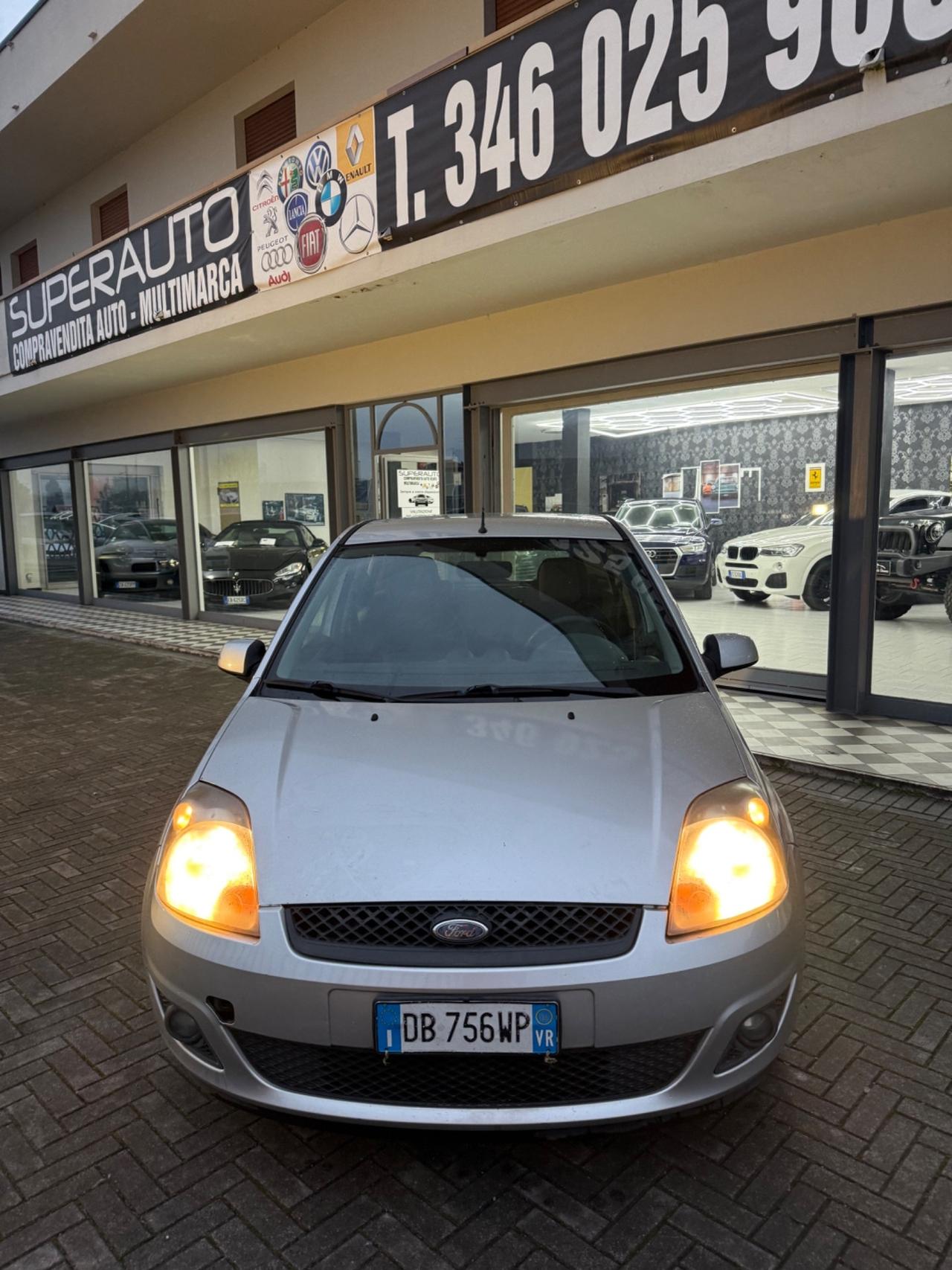 Ford Fiesta 1.2 16V 5p. Ghia
