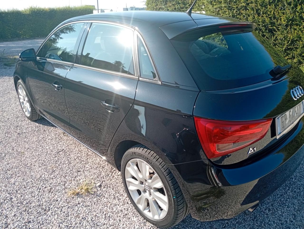Audi A1 SPB 1.6 TDI S LINE EDITION PLUS
