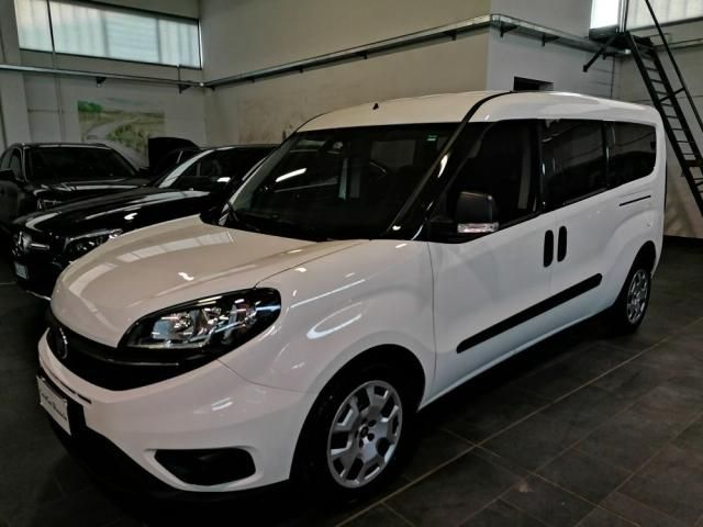 FIAT Doblò 1.6 MJT Lounge Maxi- AUTOCARRO 5 POSTI- NAVIG-CRUISE-GAR.24 MESI