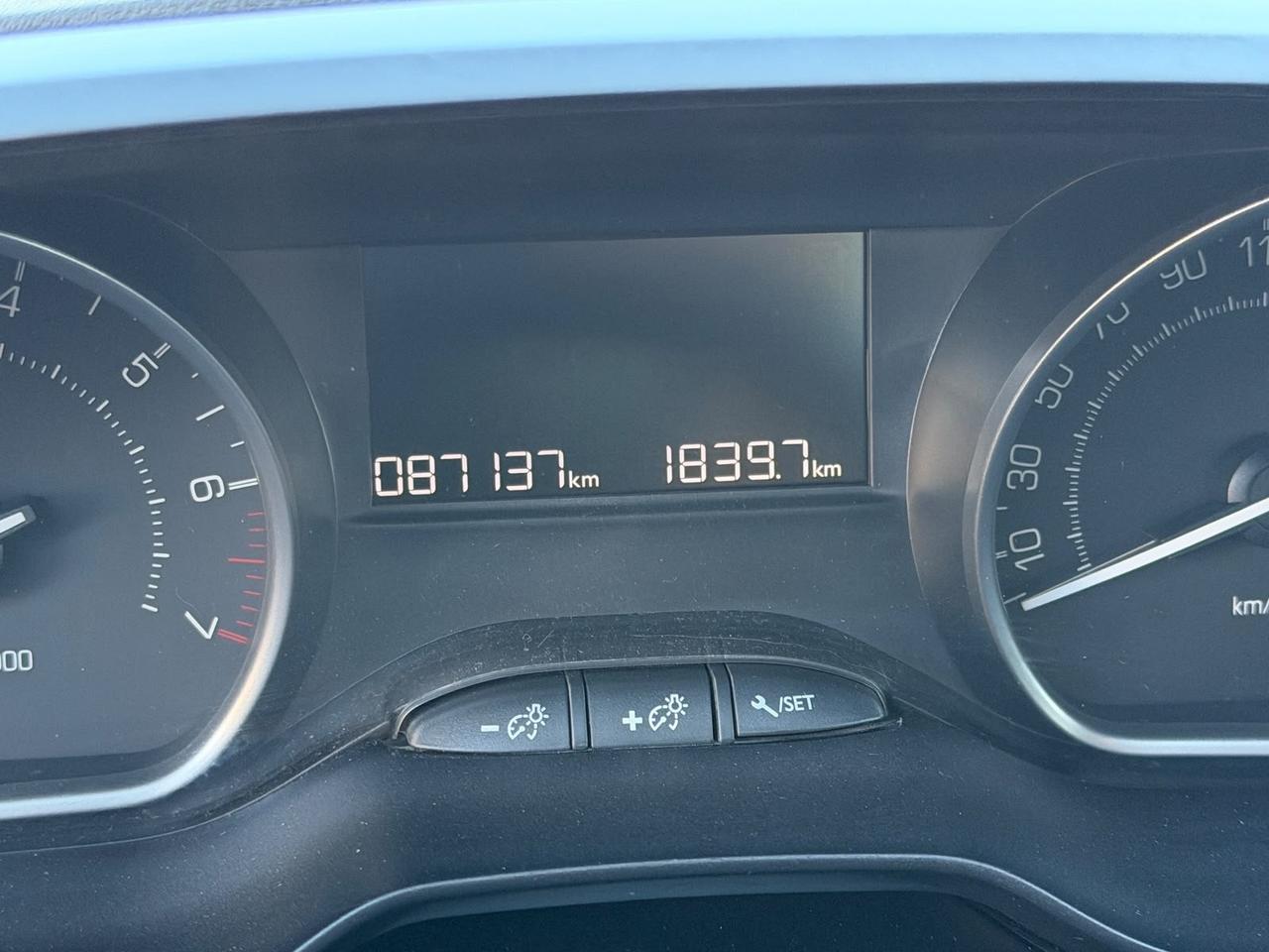 Peugeot 208 87000 KM GARANZIA 12 MESI