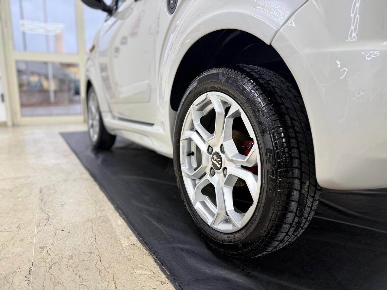 Ligier JS 50 Black & White