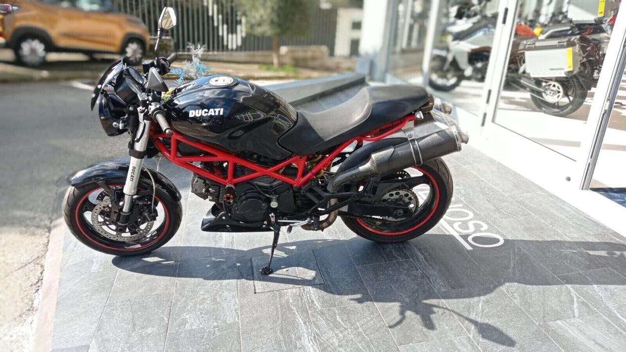 Ducati Monster 695 70cv