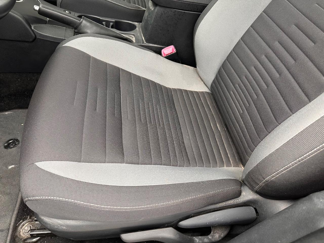 Toyota Auris 1.8 Hybrid Lounge