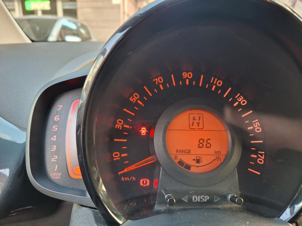 Toyota Aygo 1.0 VVT-i 69 CV 5 porte x-play MMT