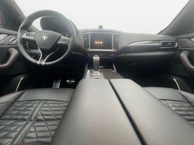 MASERATI Levante V8 580 CV AWD Trofeo