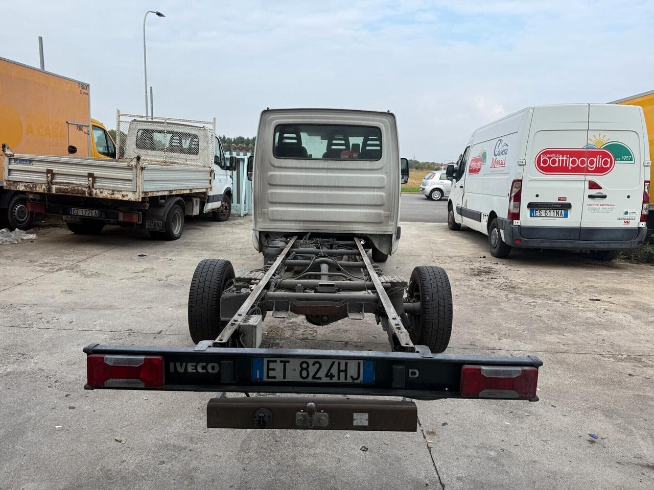 Iveco Daily 35S15/2.3/TEALIO/PATENTE B/2014