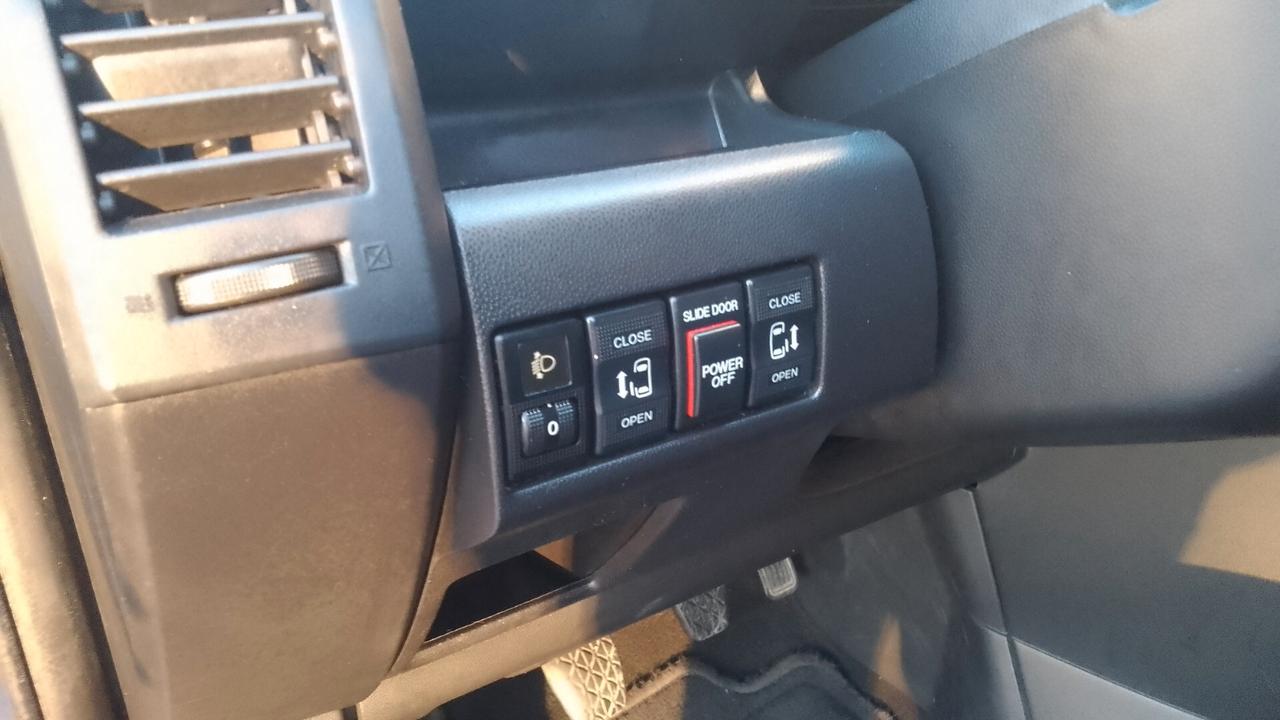 Mazda 5 Mazda5 2.0 MZ-CD 16V 143CV Extra 7 POSTI