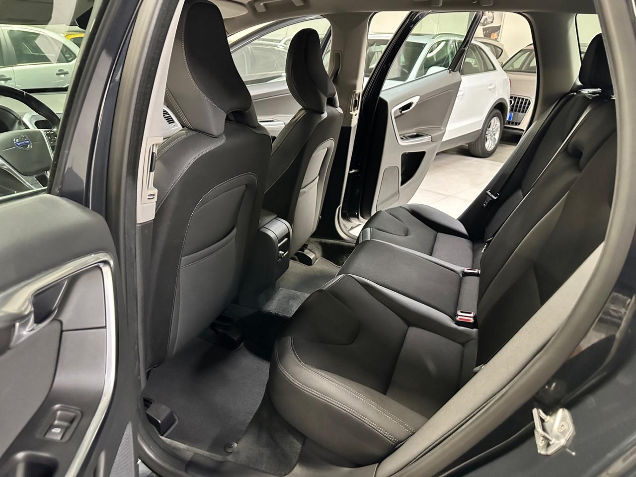 Volvo XC 60 XC60 D4 Geartronic R-design Momentum