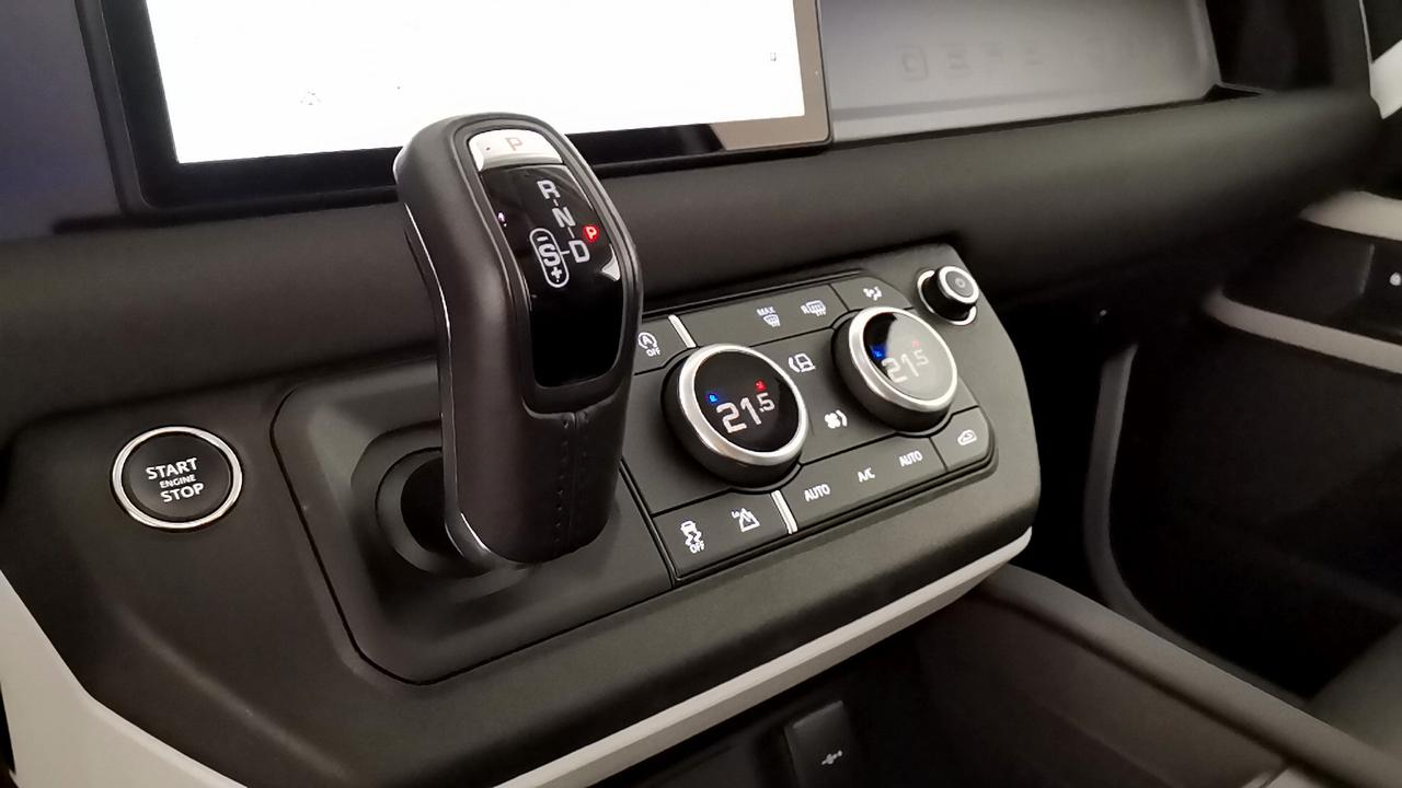 LAND ROVER Defender VII - Defender 90 3.0d i6 mhev SE awd 200cv auto