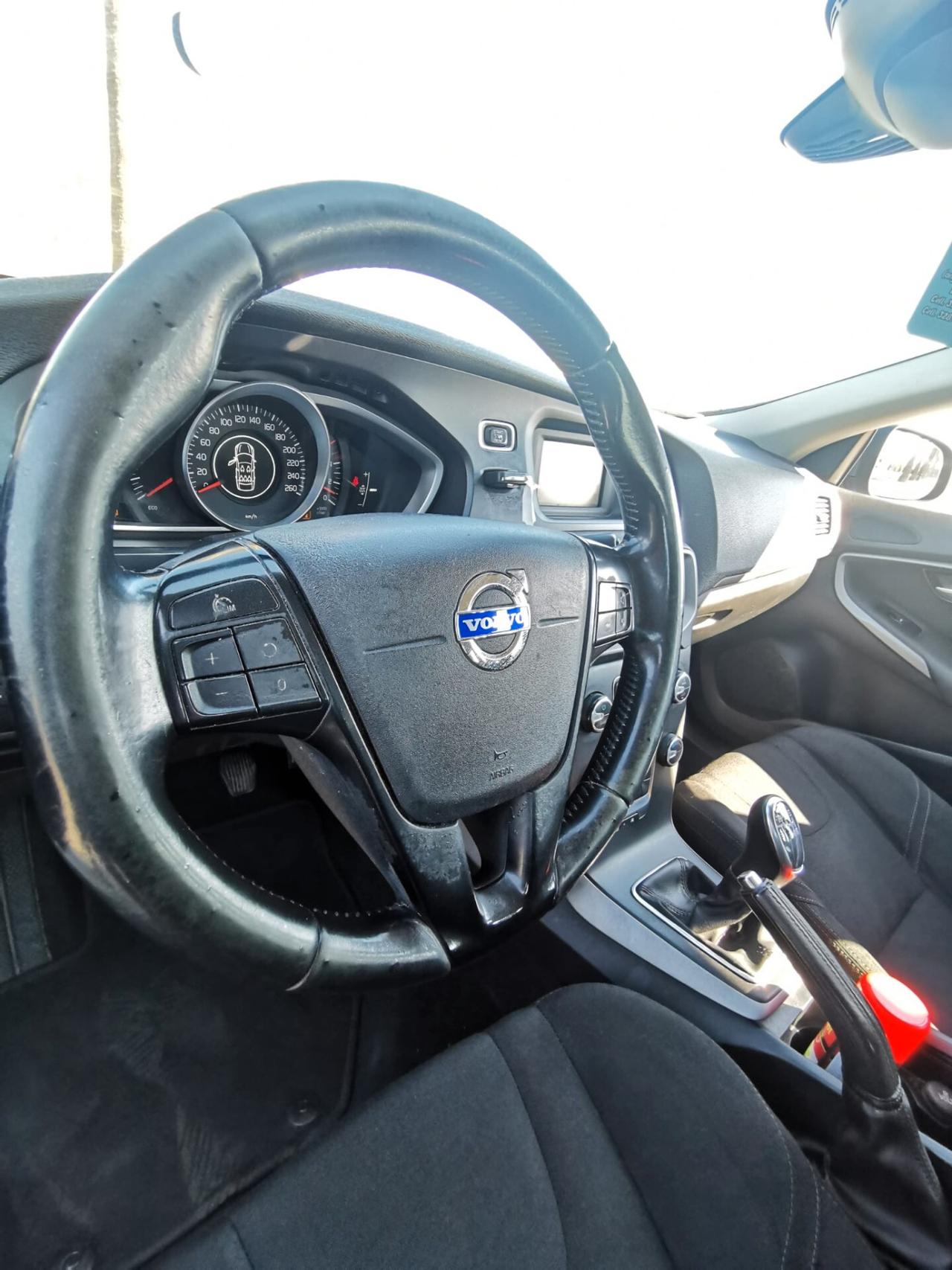 Volvo V40 D2 1.6 Summum 2014