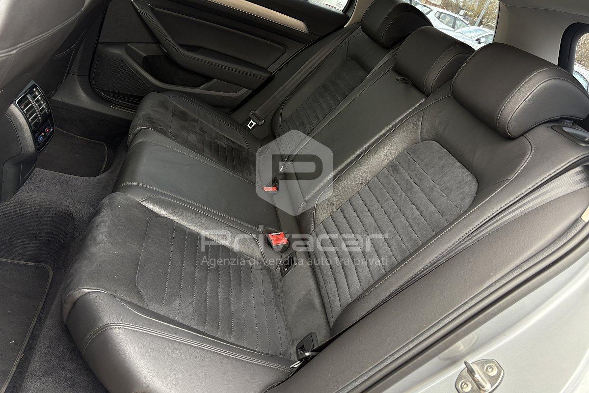 VOLKSWAGEN Passat Variant 2.0 TDI DSG Executive BlueMotion Tech.