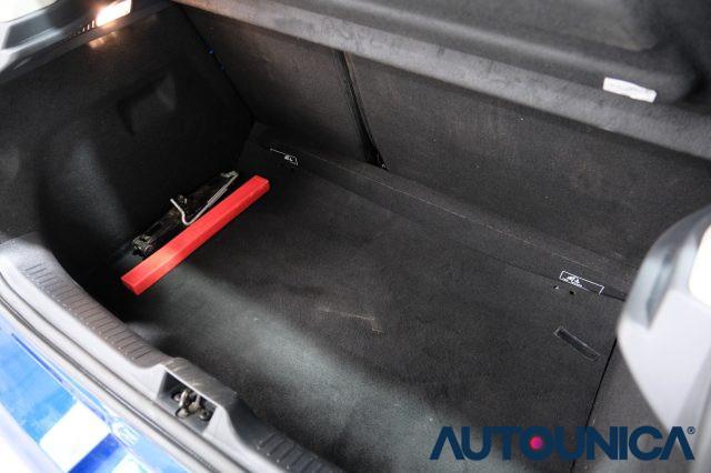 RENAULT Clio TCe 12V 75 CV 5 PORTE MOSCHINO ZEN FULL LED