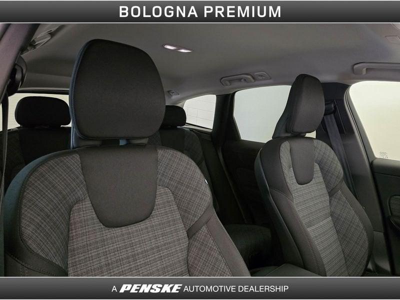Volvo XC60 B5 (d) AWD automatico Core