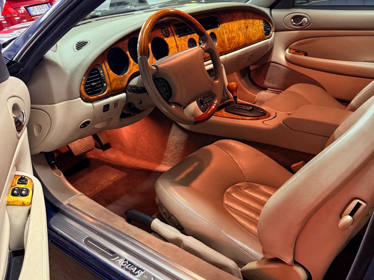 JAGUAR XK8 ISCRITTA ASI CON SOLI 78.430 KM IN CONDIZIONI DA VETRINA
