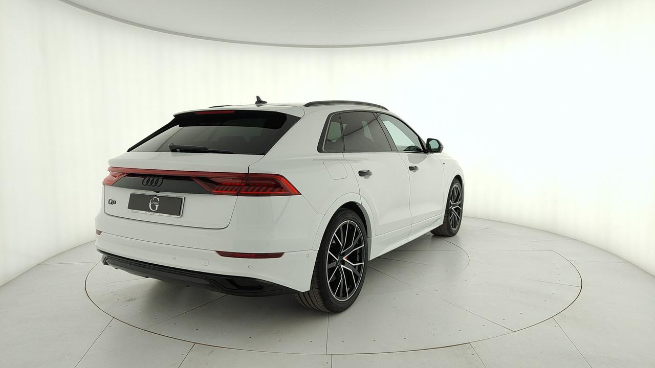 AUDI Q8 55 3.0 tfsi mhev Sport quattro tiptronic