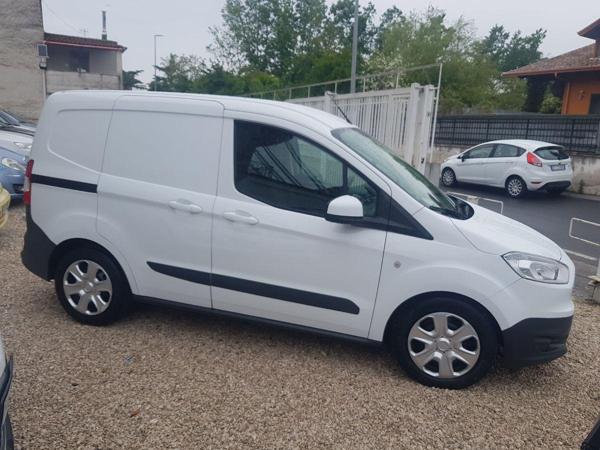 FORD Transit Courier 1.5 tdci 75cv Trend E5 1.5 tdci 75cv Trend E5