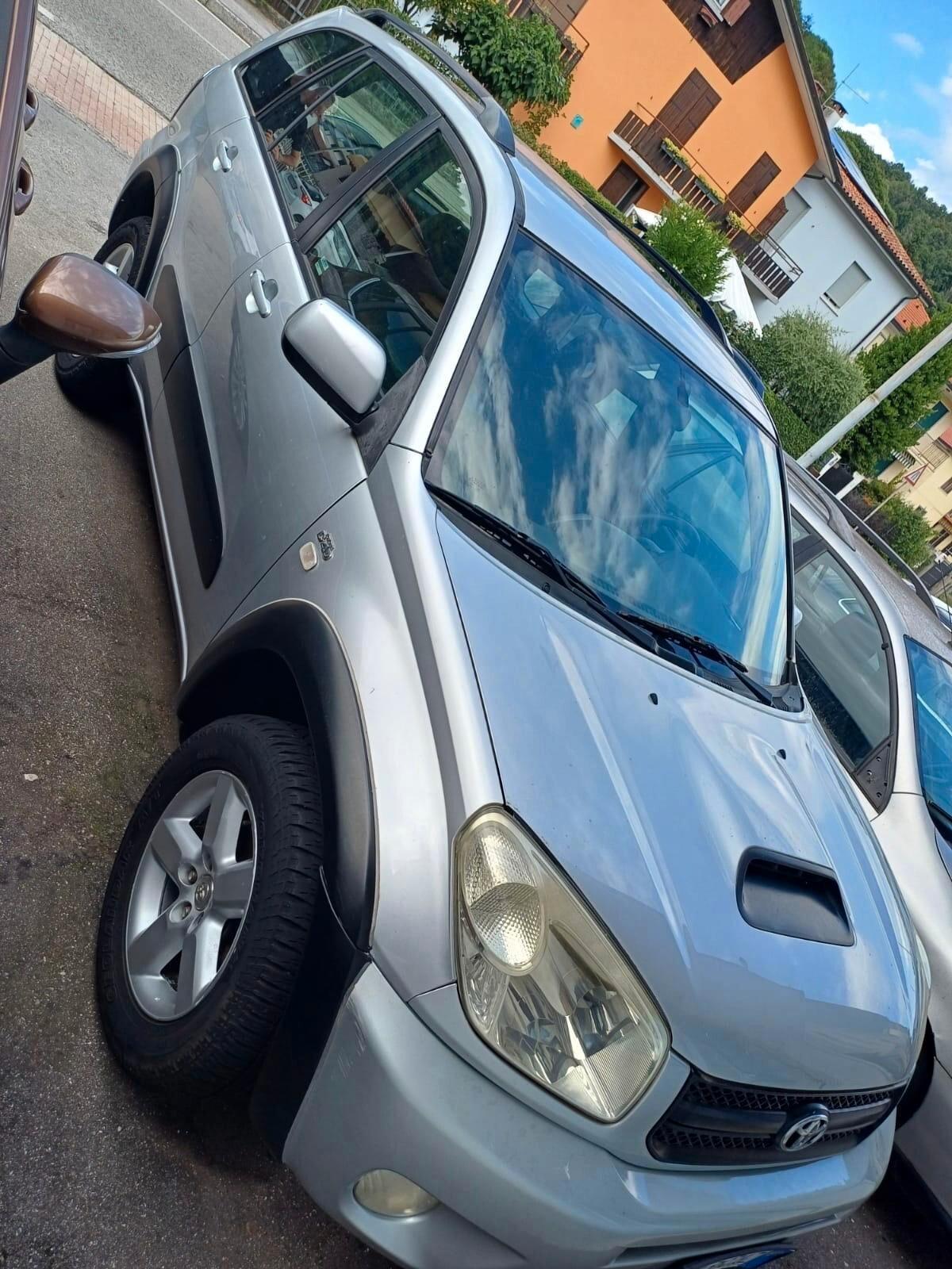 Toyota RAV 4 2.0 Tdi D-4D anno 2003 con 232000 km