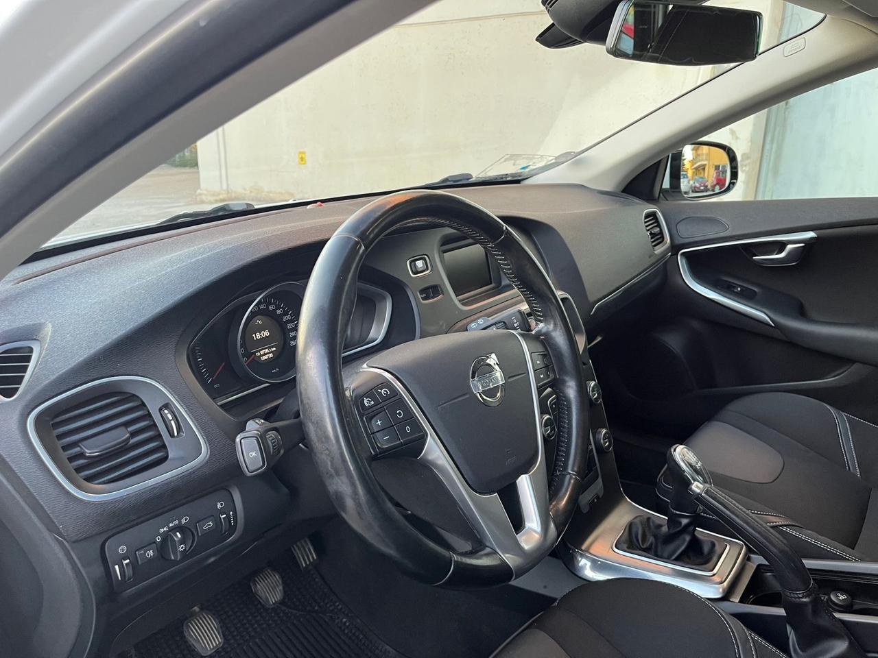 Volvo V40 D2 1.6 Diesel Summum