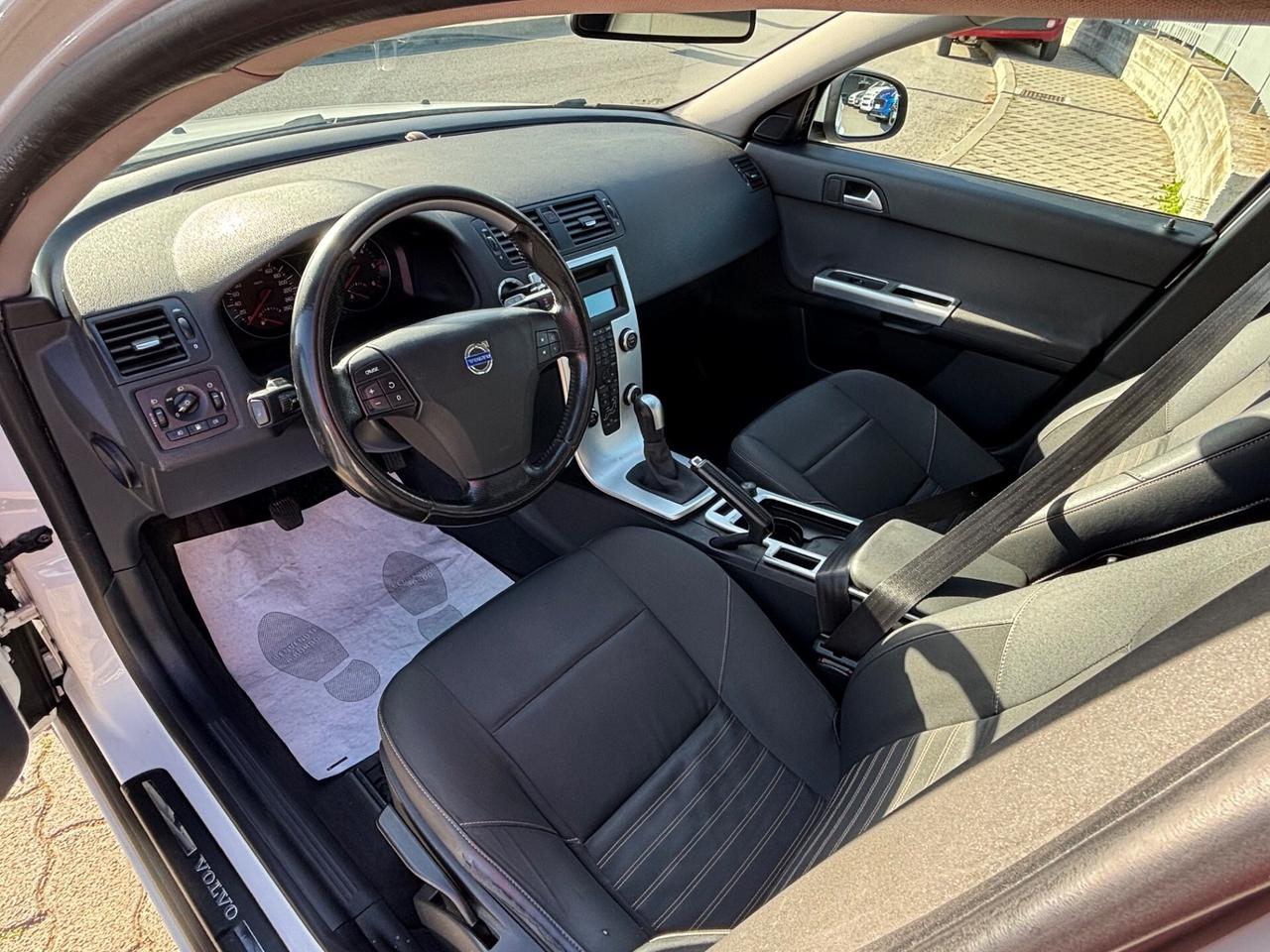 Volvo V50 D4 R-design