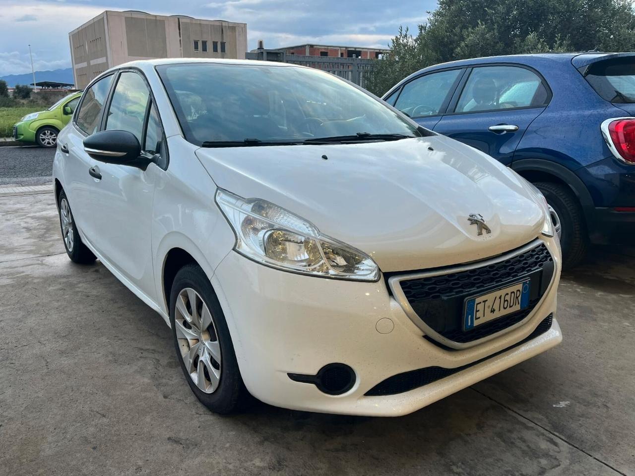 Peugeot 208 1.0 VTi 68 CV 5 porte KM 44000 2013